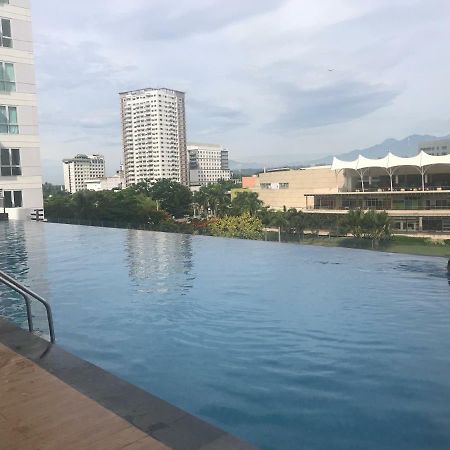 Lustra Studio Davao Luaran gambar