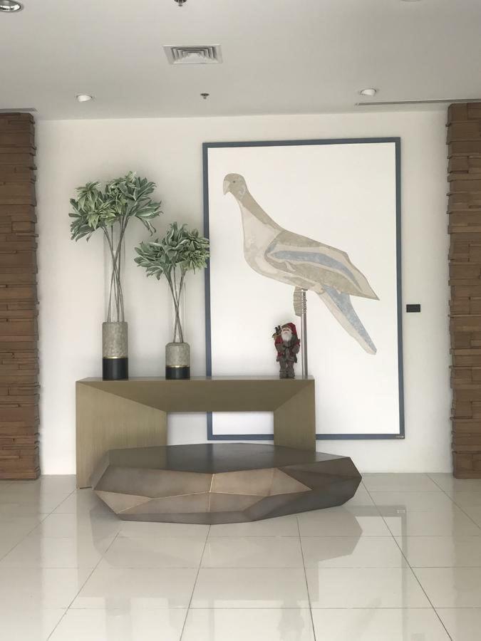 Lustra Studio Davao Luaran gambar